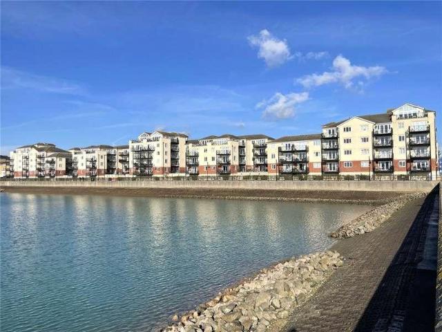 Flat for sale in Sovereign Harbour, Eastbourne