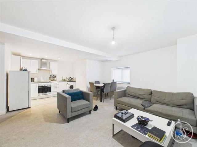 Flat for sale in Holbeck, West Yorkshire
