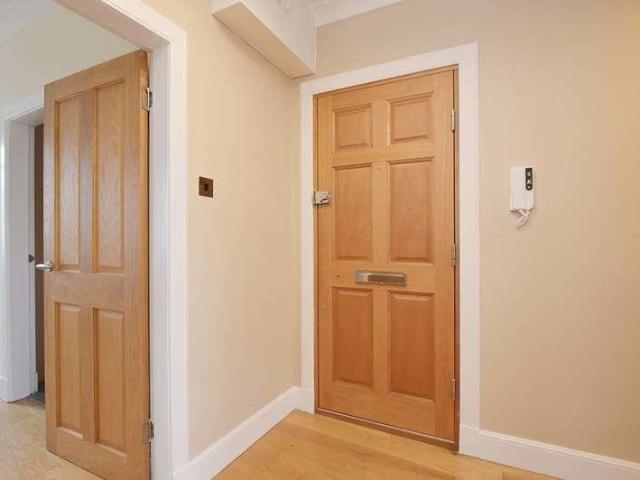 Flat for sale in Marionville, Lochend