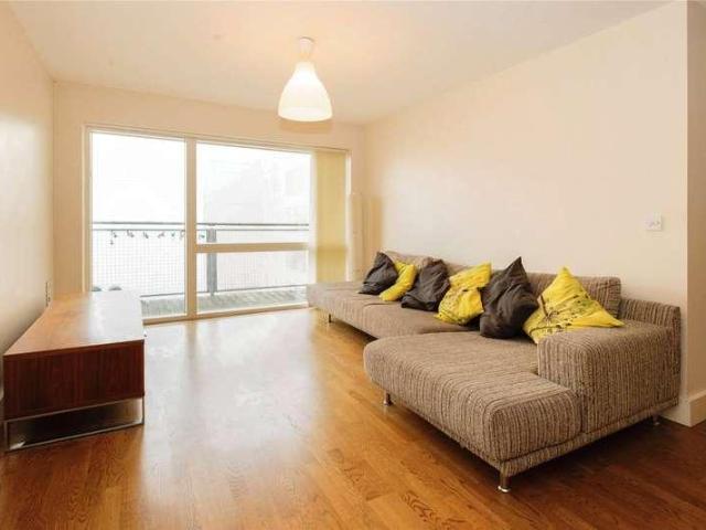 Flat for sale in Cardiff Bay, Falcon Lodge