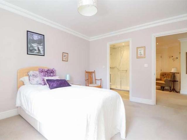Flat for sale in New Town, Horsham
