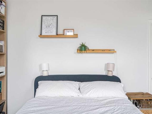 Flat for sale in Norbiton, Greater London