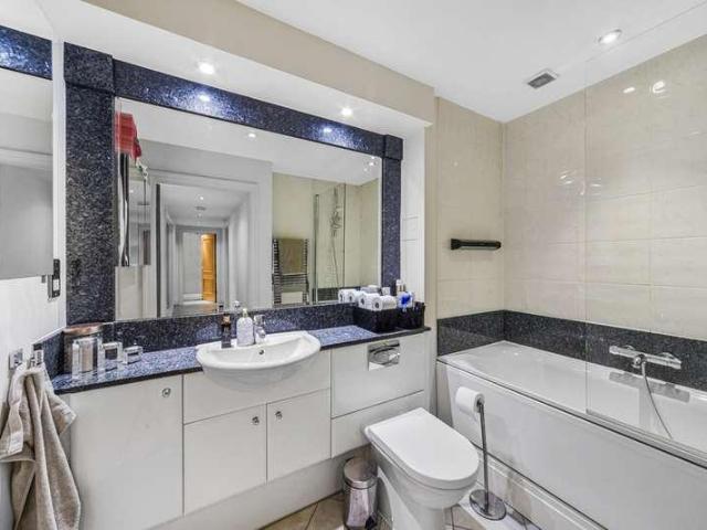 Flat for sale in Imperial Wharf, Greater London