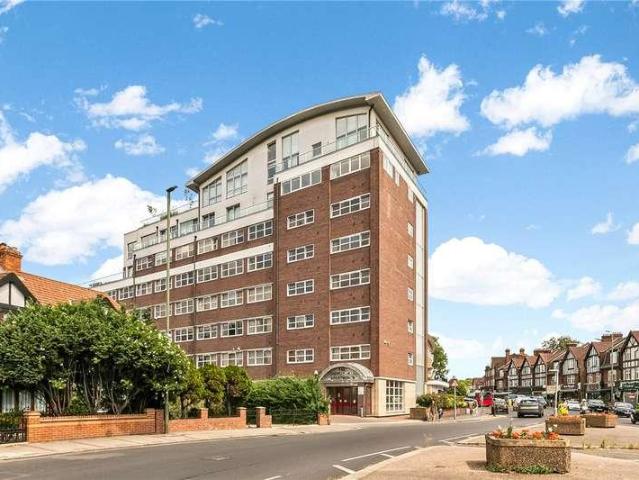 Flat for sale in Elmers End, Greater London