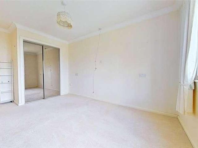 Flat for sale in Fishersgate, West Sussex