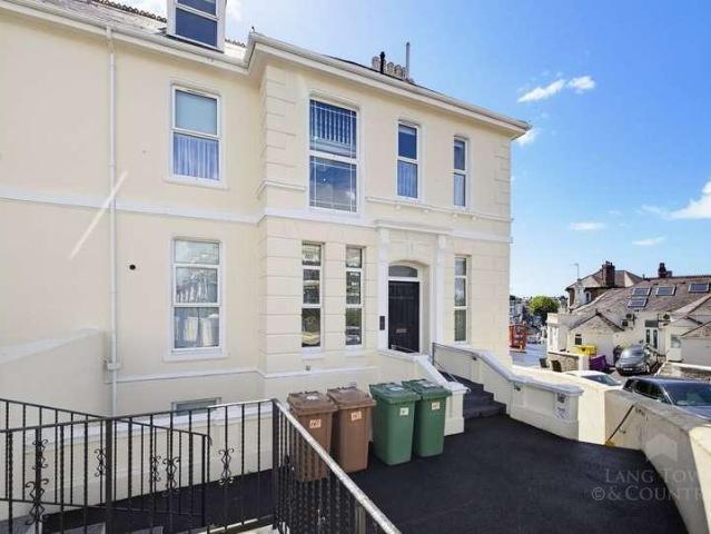 Flat for sale in Mount Wise