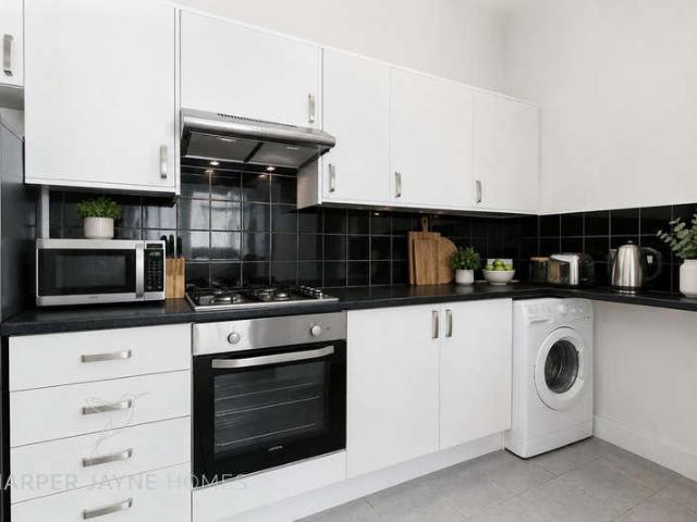 Flat for sale in London Borough of Croydon, Thornton Heath