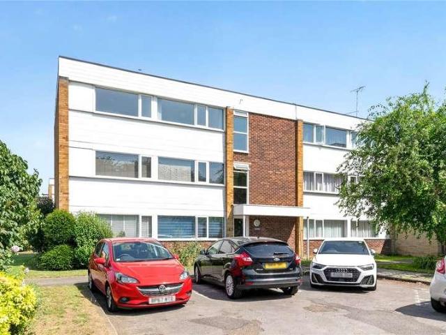 Flat for sale in Row Town, Surrey