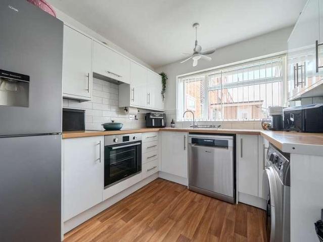 Flat for sale in Yate, South Gloucestershire