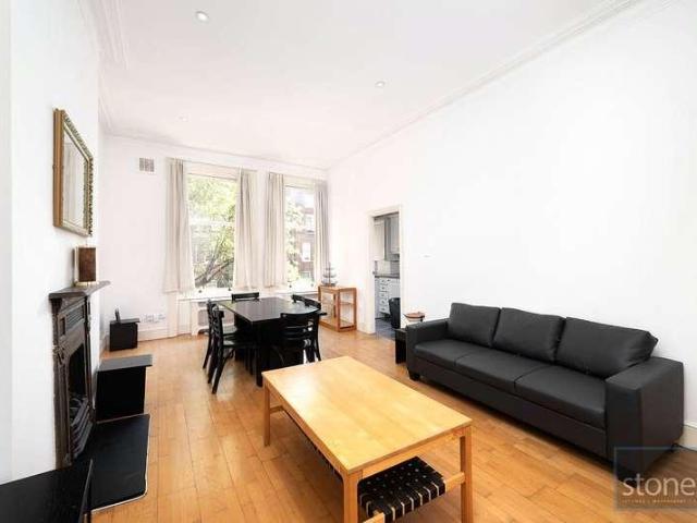 Flat for sale in South Hampstead, Greater London