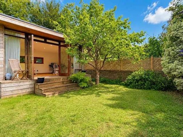 Flat for sale in Lewes, Iford
