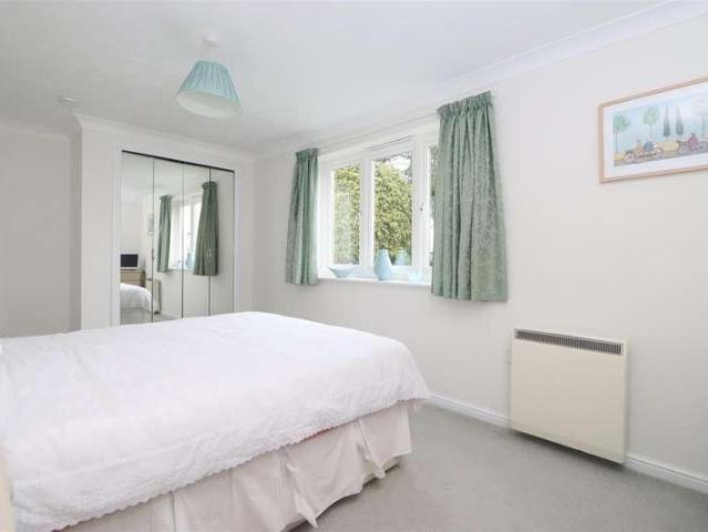Flat for sale in Bromsgrove, Worcestershire