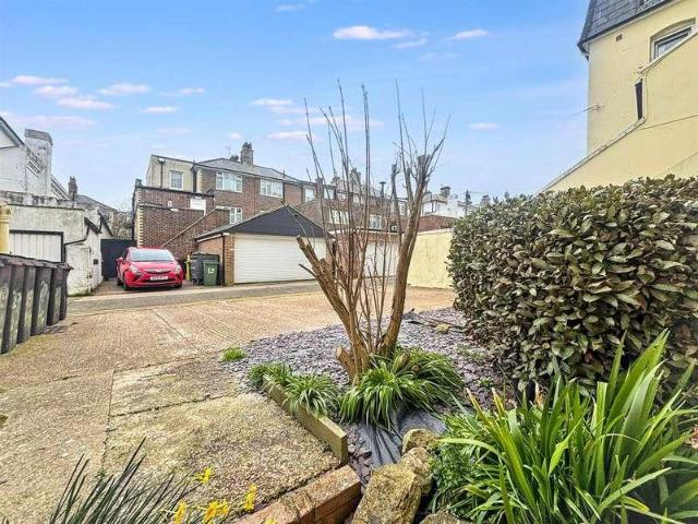 Flat for sale in Upperton, Eastbourne
