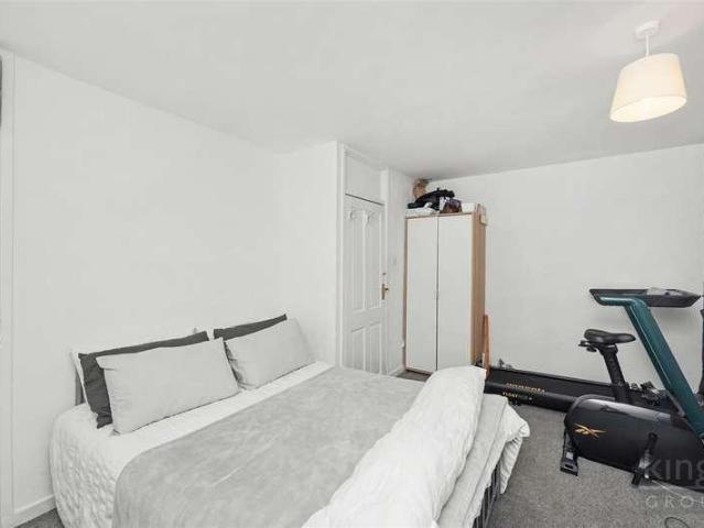 Flat for sale in Greater London