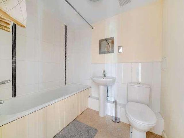 Flat for sale in Newtown, Reading