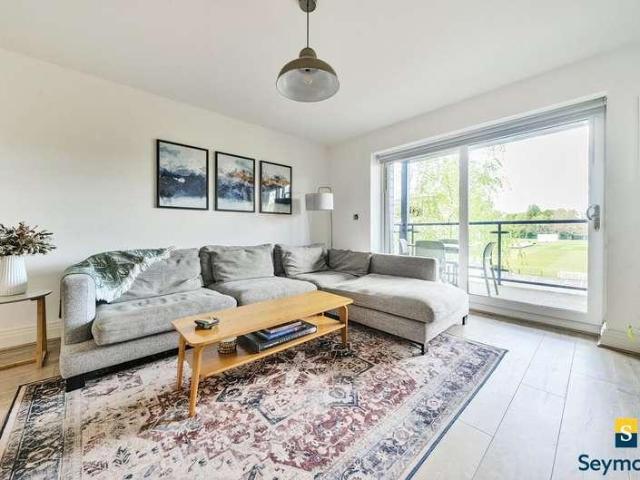 Flat for sale in Guildford Park, Westborough