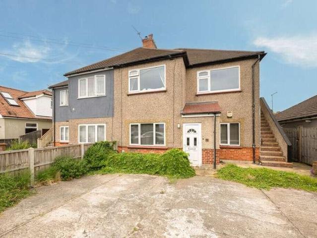Flat for sale in Sidcup, Blackfen