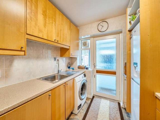 Flat for sale in Little Stanmore, Greater London