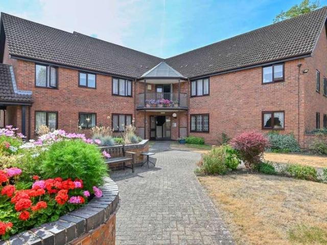 Flat for sale in Reading
