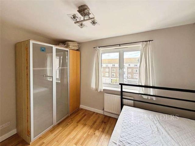 Flat for sale in Roedean