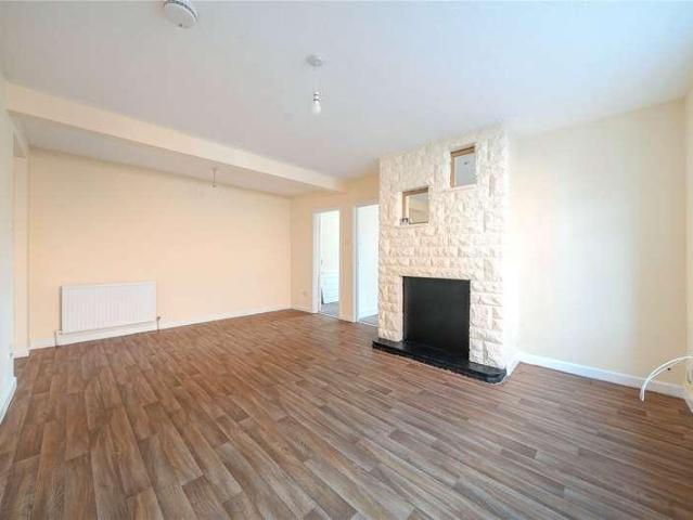 Flat for sale in Thatcham, West Berkshire
