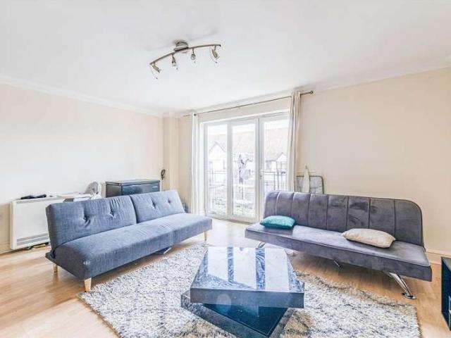 Flat for sale in Row Town, Surrey