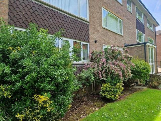 Flat for sale in Hulham, Budlake