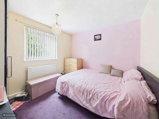 Flat for sale in Marsh Farm, Luton