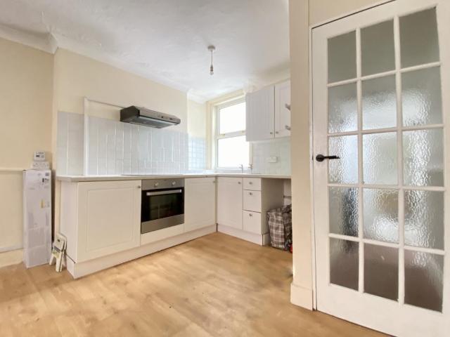 Flat for sale in Ringwood, Ashurst Bridge