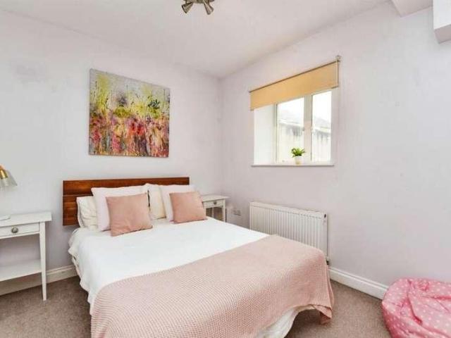 Flat for sale in Frome