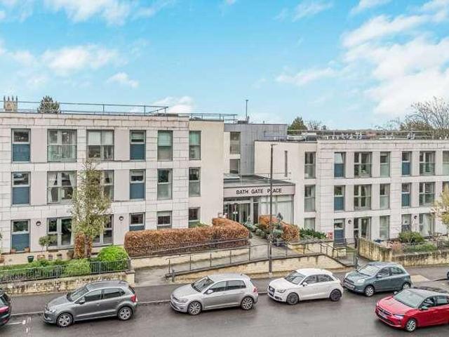 Flat for sale in Chesterton, Fossebridge