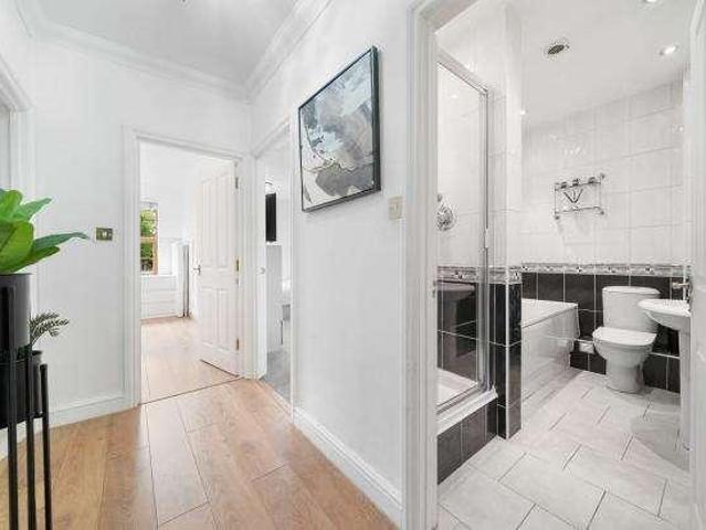 Flat for sale in Calderstones