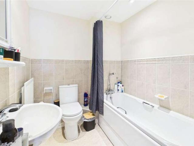Flat for sale in Ferndale, Rodbourne