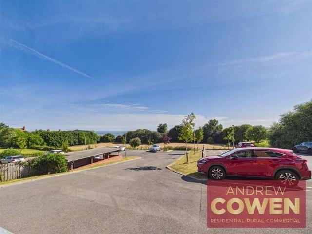 Flat for sale in South Cliff, Kepwick