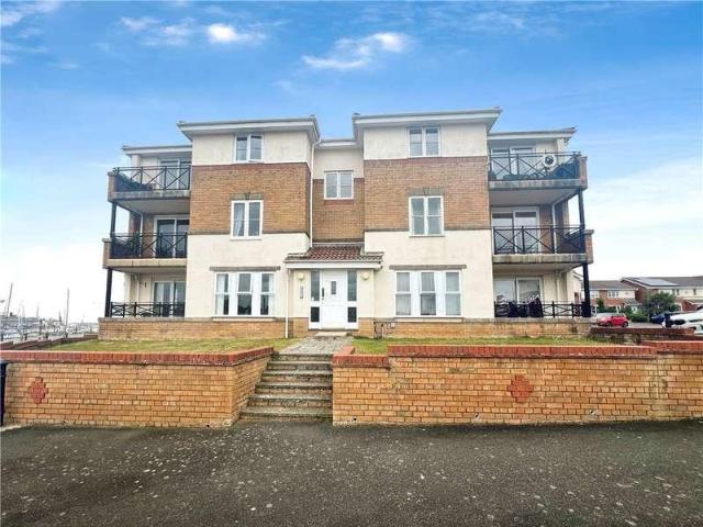 Flat for sale in East Cowes, Isle Of Wight