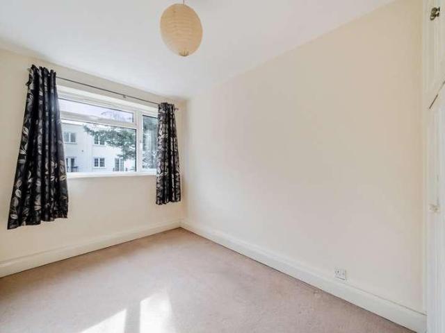 Flat for sale in Royal Borough of Kingston upon Thames, Greater London