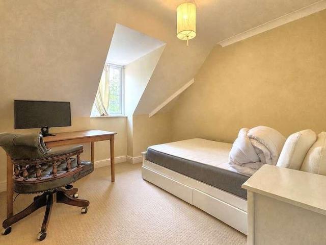 Flat for sale in Brookwood, Woking