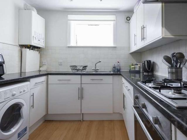 Flat for sale in Folkestone, Lynwood