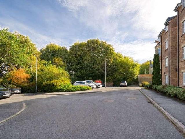 Flat for sale in Low Westwood