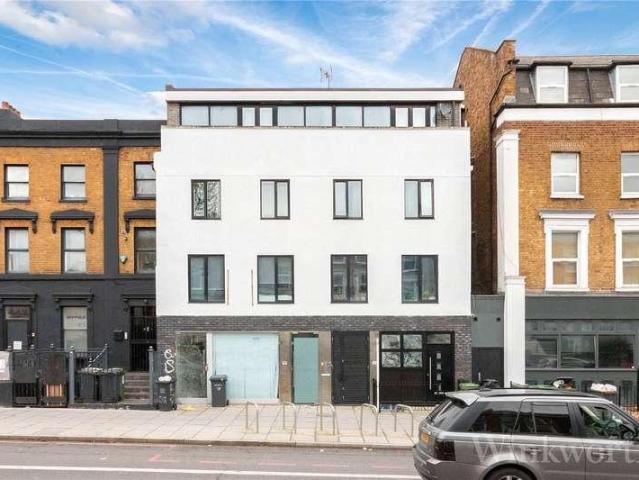 Flat for sale in London Borough of Lewisham, New Cross