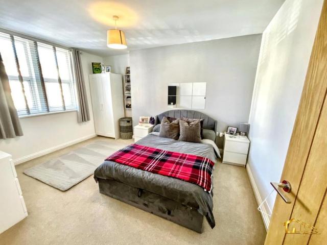 Flat for sale in Old Town, Heathlands