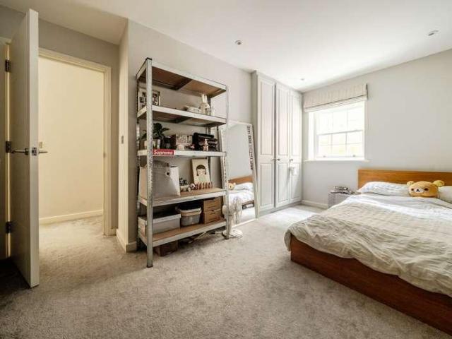 Flat for sale in Charlotteville, Westborough