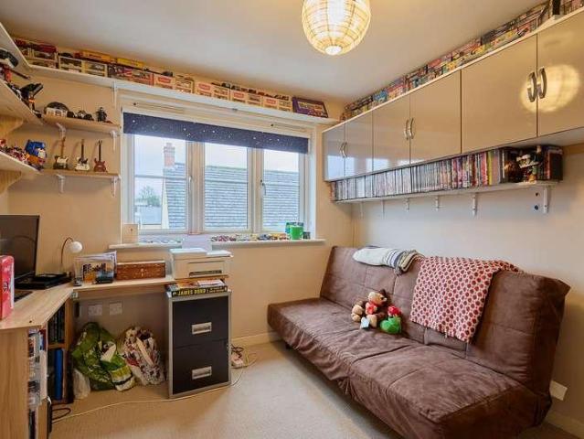 Flat for sale in Cogges, West Oxfordshire