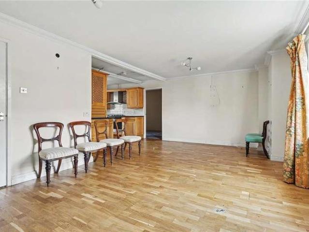 Flat for sale in East Bank, Norfolk