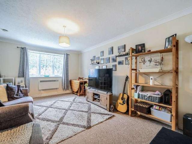 Flat for sale in Watford Rural, Batchworth