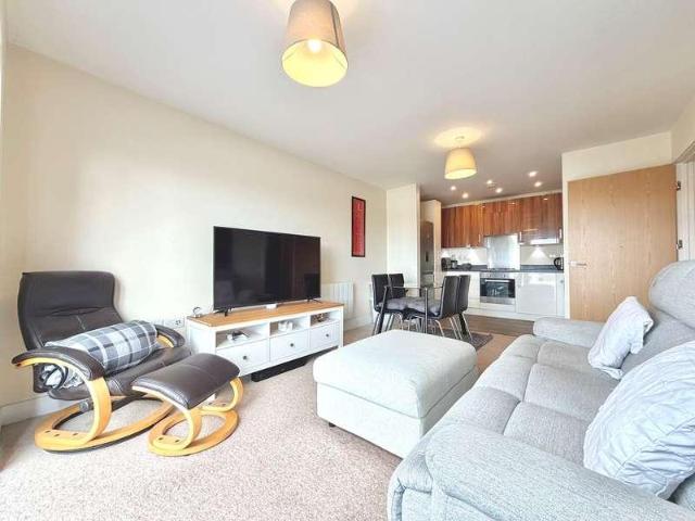 Flat for sale in Oakgrove, Milton Keynes