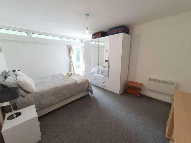 Flat for sale in Longport, The Bridge