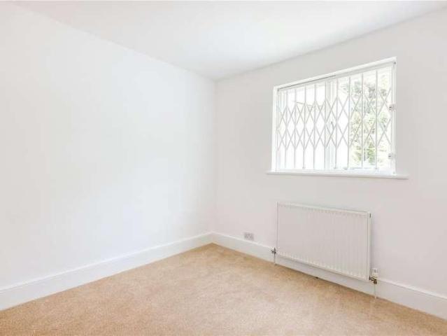 Flat for sale in Crouch End, Greater London