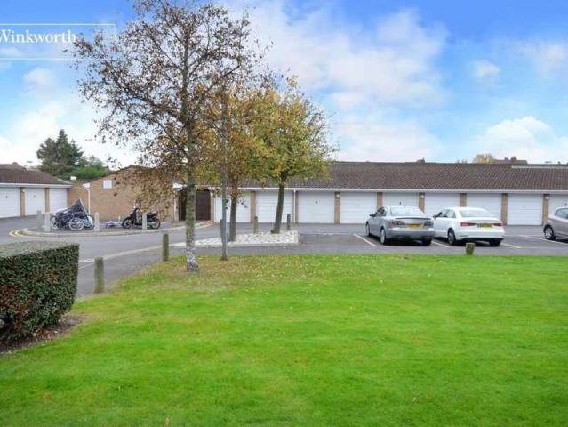 Flat for sale in Greater London