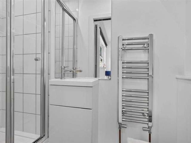 Flat for sale in West Kensington, Greater London
